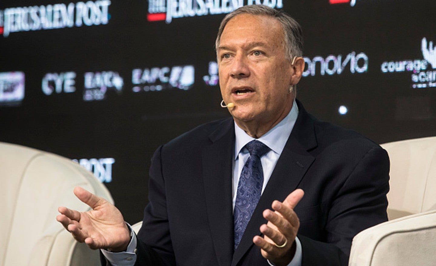 مایک پمپئو: جمهوری اسلامی در لبه پرتگاه است