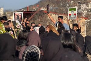 حاضران در مراسم چهلم جاویدنامان علیه خامنهای شعار دادند