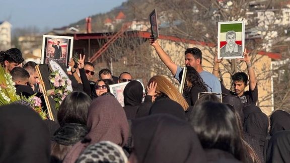 الإيرانيون يحيون ذكرى الأربعين لضحايا الاحتجاجات بعصيانٍ حزين وشعارات مناهضة للنظام