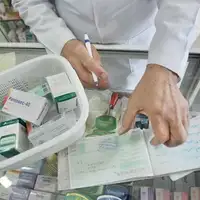 سخنگوی کمیسیون بهداشت مجلس: حذف ارز دارو میتواند ۱۴۰۶ را به «سال کشتار بیماران» تبدیل کند