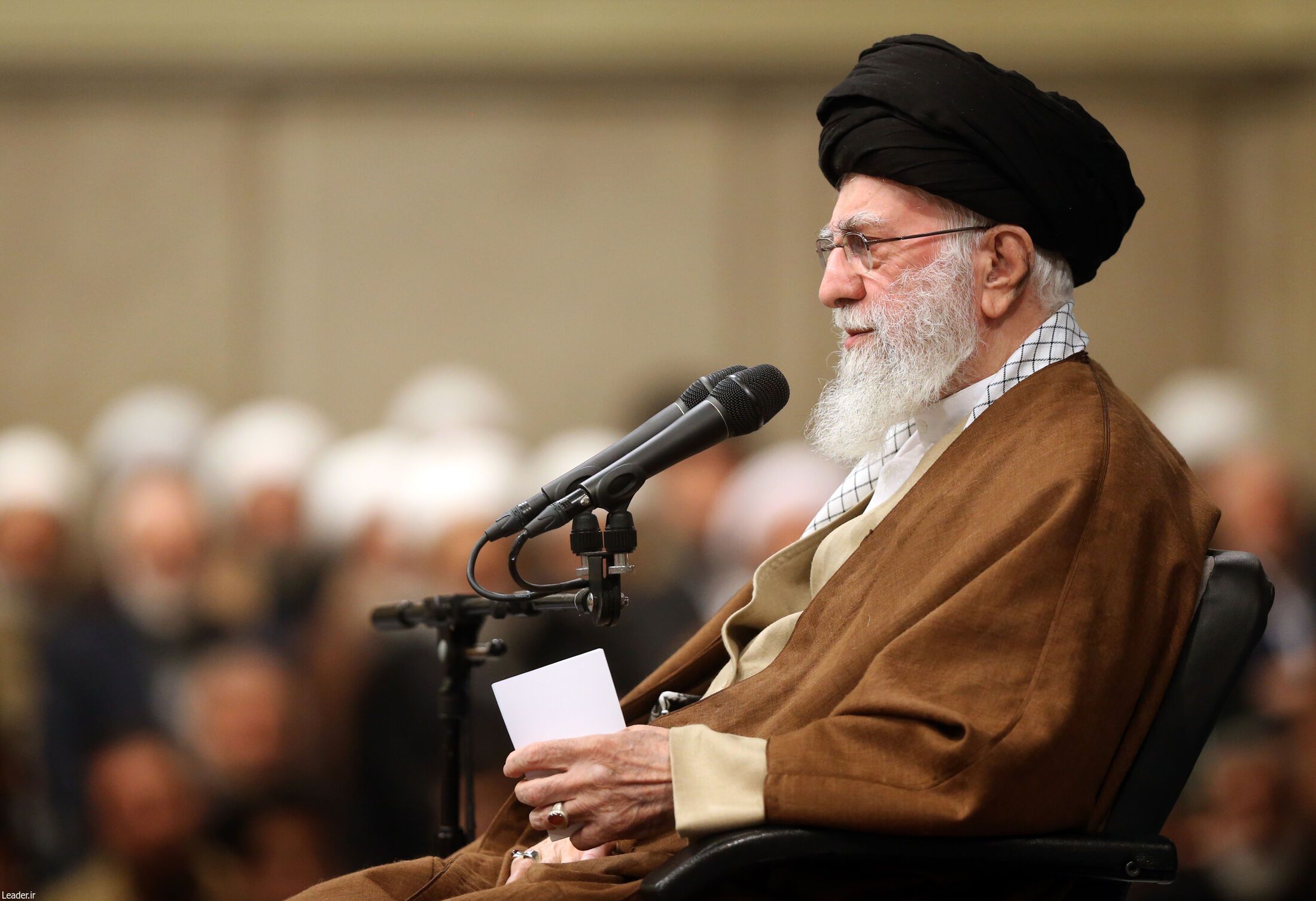 المرشد الإيراني يعد باستعادة سوريا من أيدي معارضي بشار الأسد وطرد أميركا من المنطقة