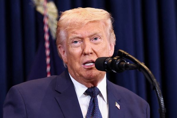 ترامپ: کشورهایی که نفت را از طریق تنگه هرمز دریافت میکنند باید مراقب این گذرگاه باشند