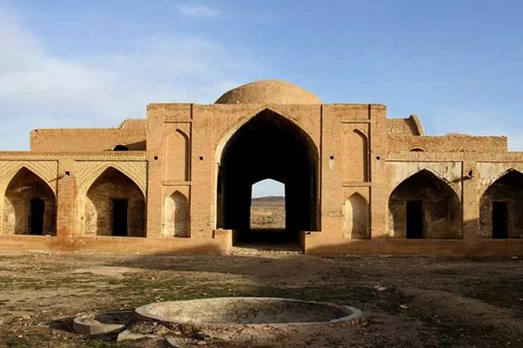 ستاد اجرایی فرمان امام کاروانسراهای ثبت جهانی سمنان را برای فروش گذاشت