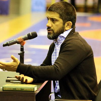 علیرضا دبیر و ممنوعیت تحلیل سیاسی برای ملیپوشان: موبایل شیطان است گولش را نخورید