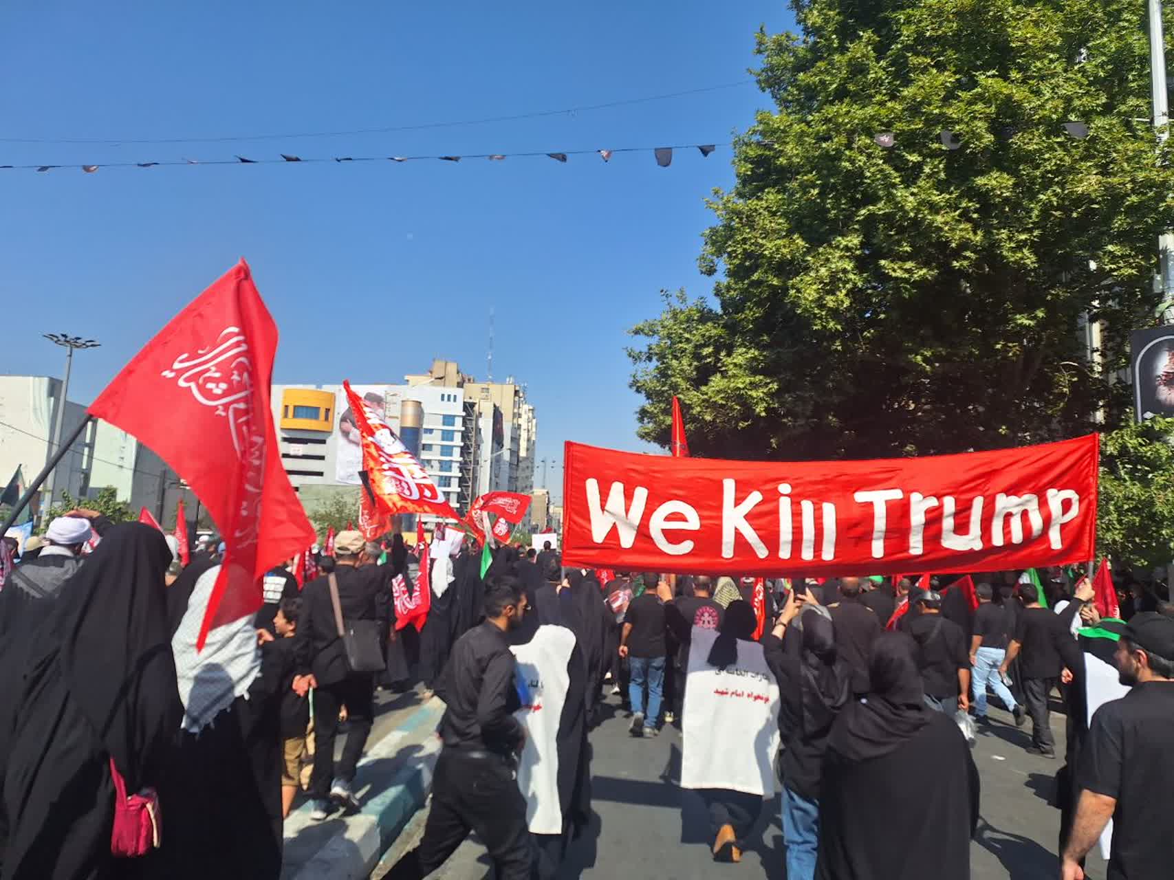 تهديد بقتل ترامب في مراسم تشييع جنازة علي خامنئي