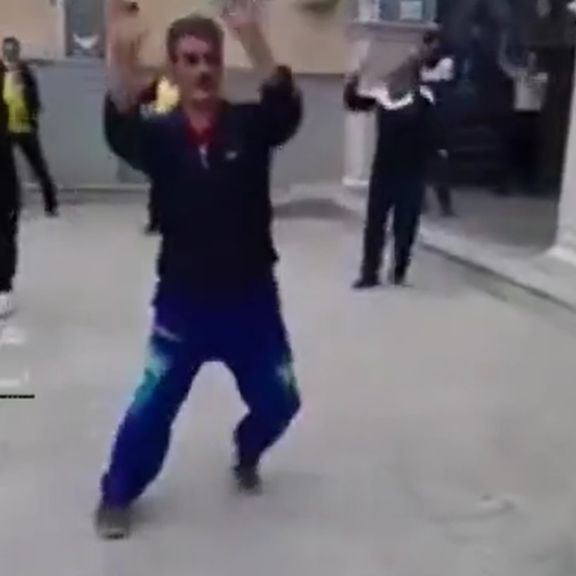 اداره ورزش خمینیشهر:با فردی که در ورزش صبحگاه یک مسجد از موسیقی نامناسب استفاده کرد، برخورد شد