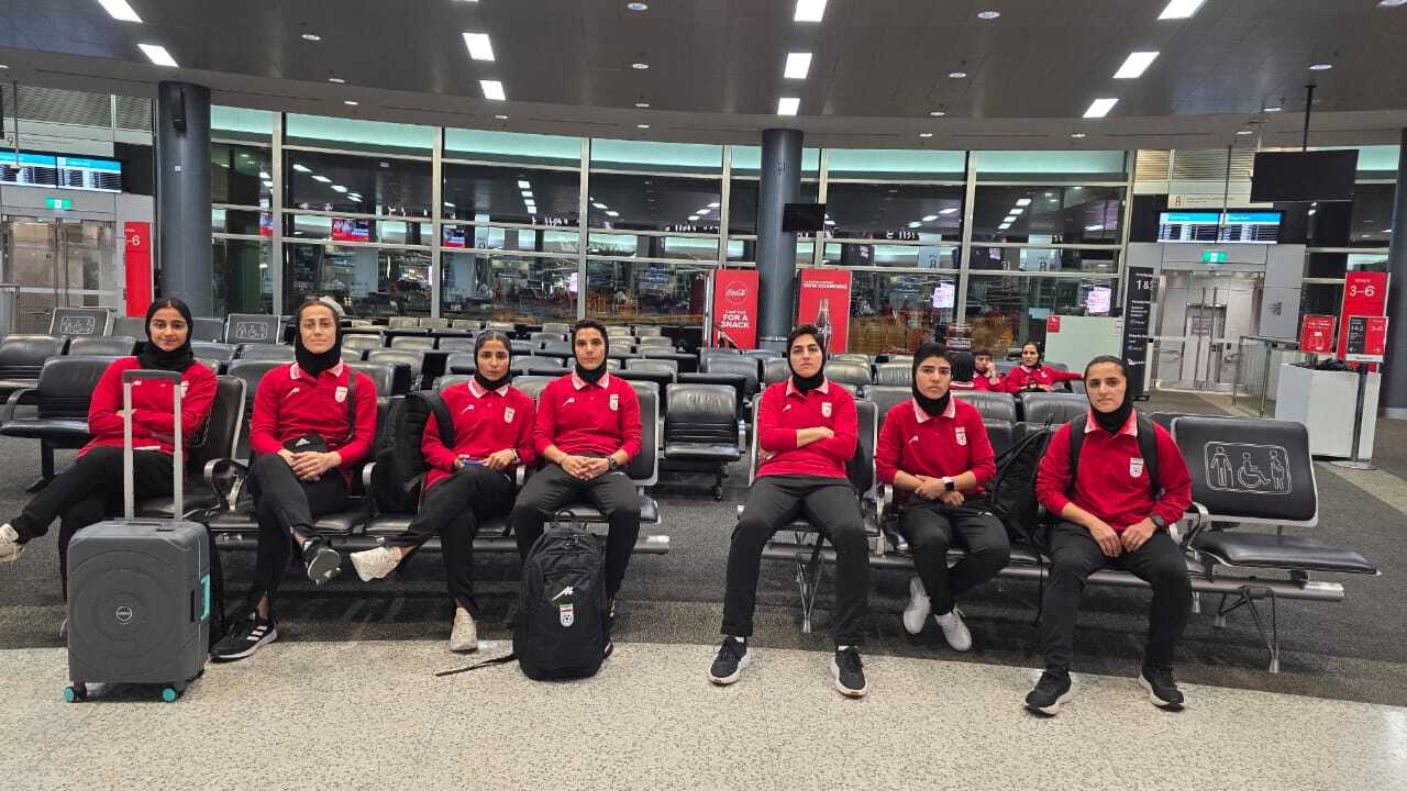 تیم ملی فوتبال زنان ایران، بدون پرواز اختصاصی، پس از سفر ۴۰ ساعته، به استرالیا رسید