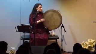 بعد 4 عقود من حظر غنائهن.. جيل جديد من مغنيات إيران لا يخضع لأي شكل من أشكال السلطة