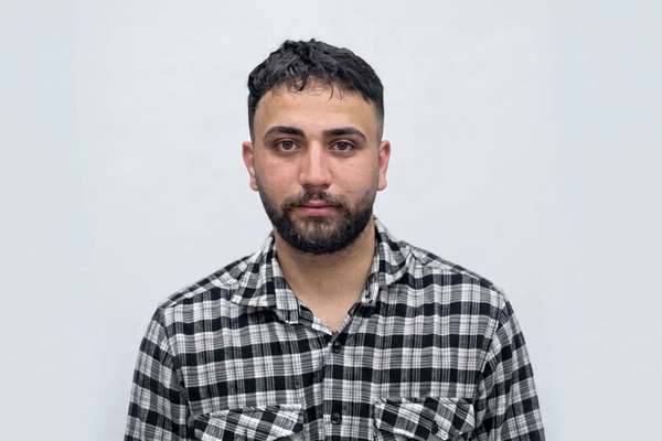 نقل محتج إيراني من معتقلي "ميدان عليخاني" للحبس الانفرادي بسجن "دستغرد" تمهيدًا لإعدامه