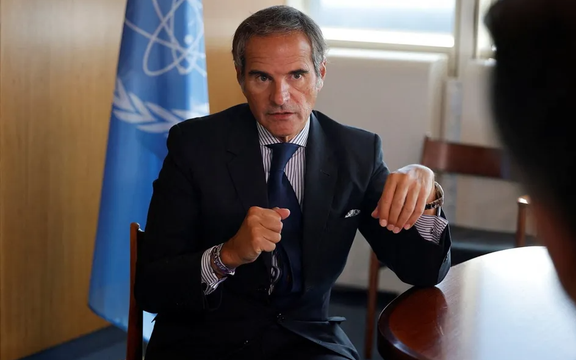 غروسي يحذّر طهران: استئناف عمليات التفتيش النووي يجب أن يتم سريعاً