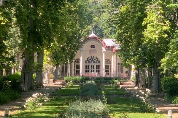 Italy tests Starlink in Iran embassy in bid to override internet restrictions