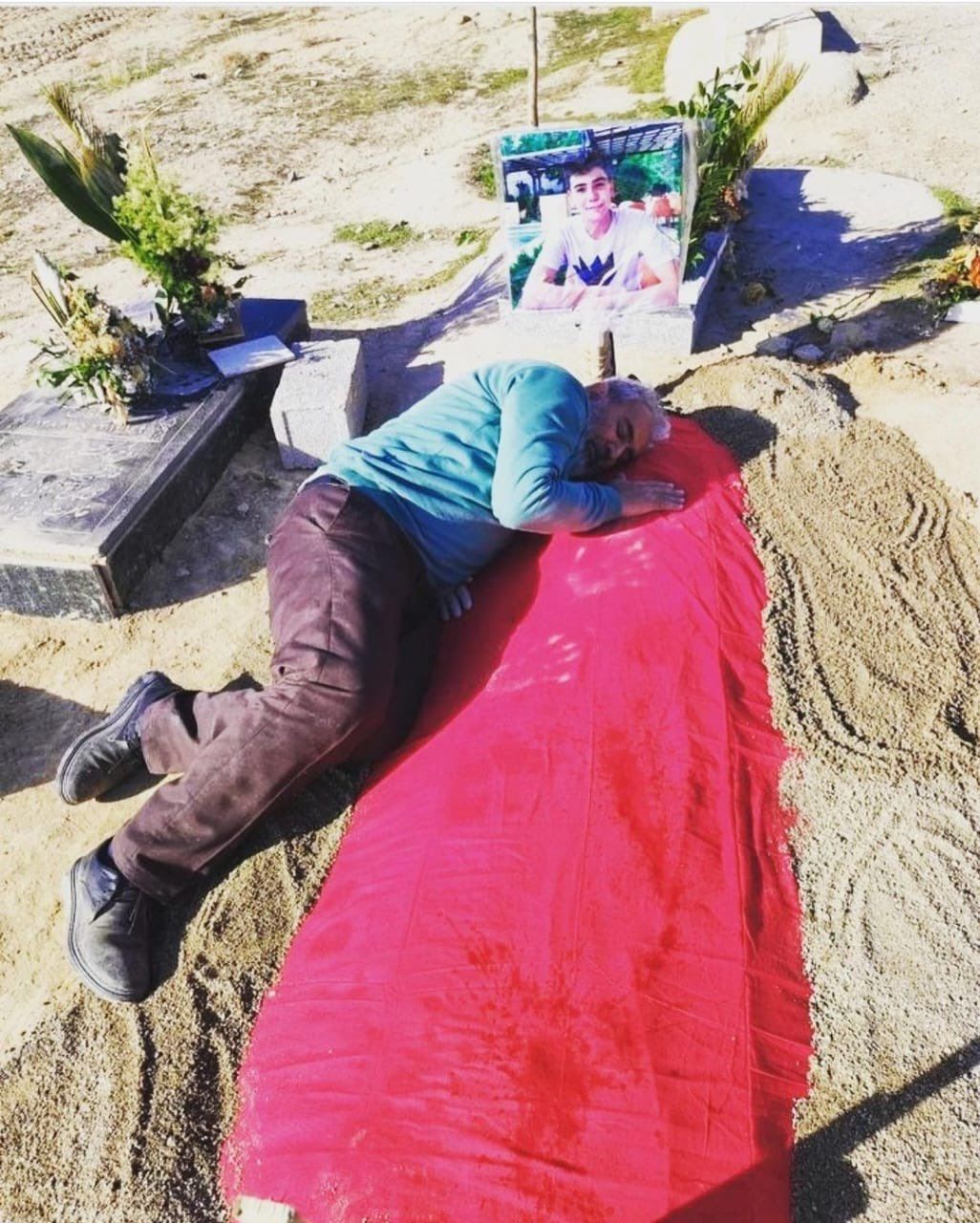 خواهر و پدر ابوالفضل آدینه‌زاده به اتهام «تبلیغ علیه نظام» به دادسرا احضار شدند