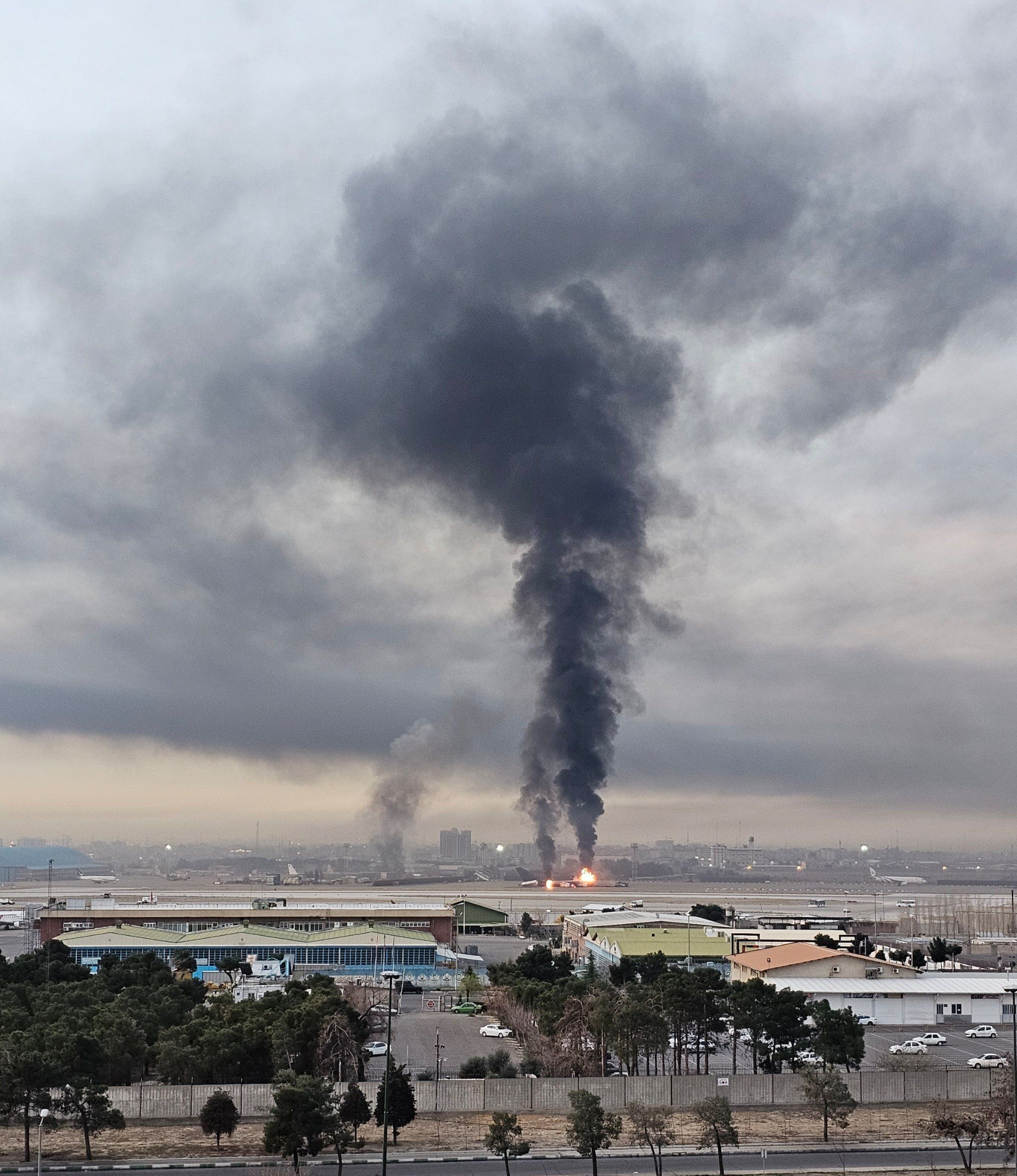 استمرار الهجمات على العاصمة صباح الجمعة.. انفجارات عنيفة تهز طهران وكرج