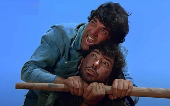 درمندرا، بازیگر نقش «ویرو» در فیلم هندی «شعله» درگذشت