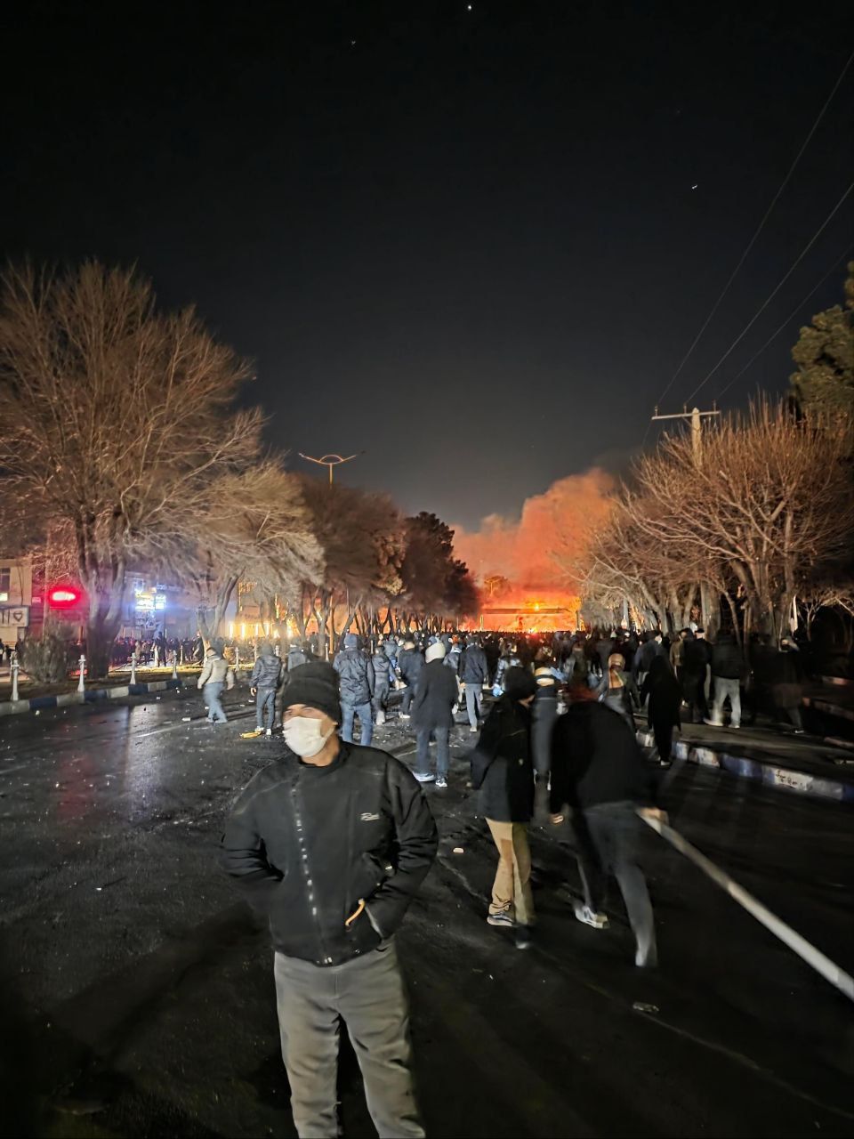 پیام یک مخاطب: در اعتراضات شوشتر ۱۰۰ نفر به دست ماموران کشته شدند