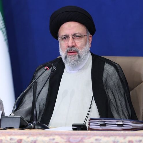 Ibrahim Raisi: The leader is eager to meet the people, but Corona does not allow the meeting