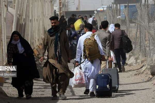 Activists urge Iran to stop deporting Afghans amid post-war crackdown