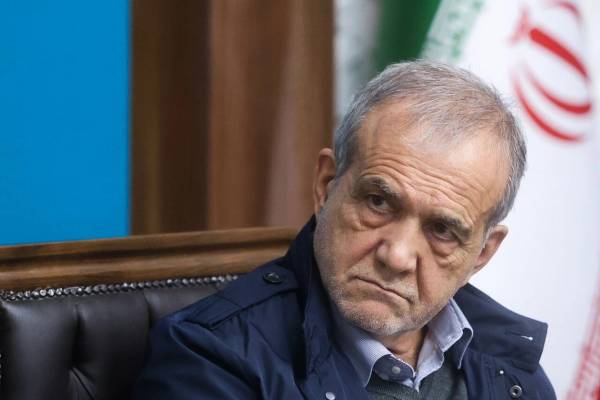 هشدار بانک مرکزی به پزشکیان درباره فروپاشی اقتصادی: تورم ۱۸۰ درصدی در راه است