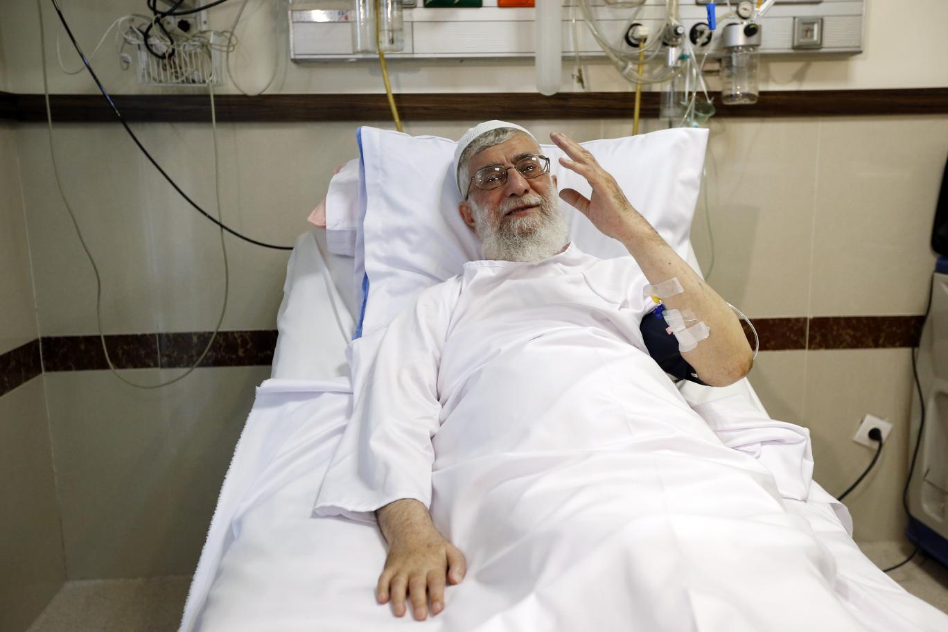 نیویورک تایمز: خامنه‌ای پس از وخامت حال و جراحی رفع انسداد روده در بستر بیماری است