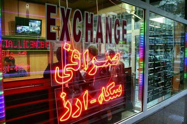 More Pundits In Iran Call For Nuclear Agreement To Save Economy