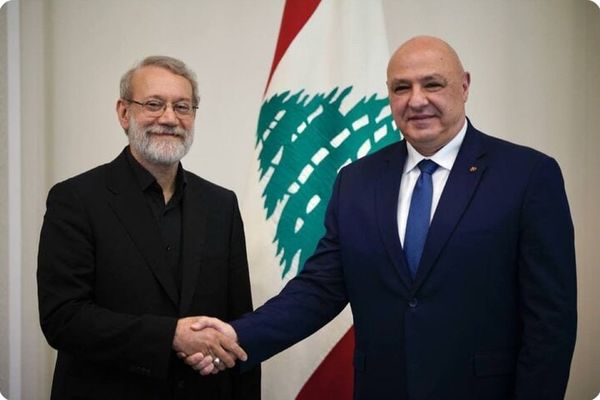 رسانه لبنانی: رییسجمهور و نخستوزیر لبنان مواضع قاطعی را به لاریجانی منتقل میکنند