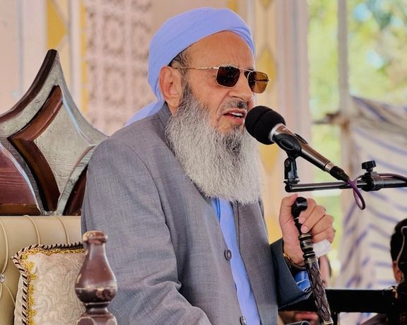 إمام أهل السنّة في زاهدان إيران: لا يجوز لعناصر الأمن الاعتداء على المحتجين