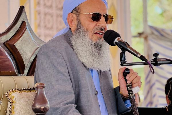 مولوی عبدالحمید: ماموران نباید معترضان را بزنند