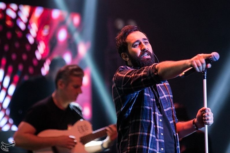 بیش از ۲۰۰ چهره هنری ایران: تازیانه بر پیکر هنرمند، تازیانه بر انسانیت است