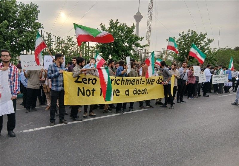 Tehran students oppose US call for 'zero enrichment' in state-backed rally