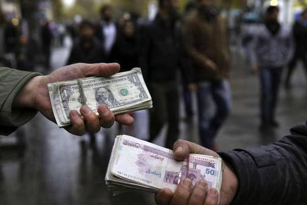 شمارش معکوس برای دلار ۲۰۰ هزار تومانی؛ سنگری که در ۱۵ ماه فرو ریخت