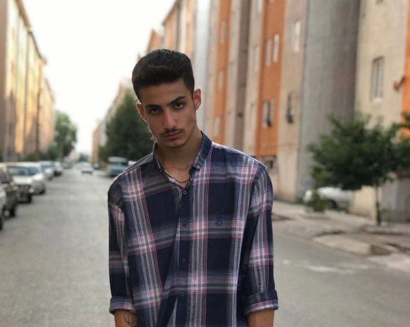 طبق گزارشها، سهیل خوشدل، نوجوان ۱۷ساله در رشت با اتهام «فساد فیالارض» مواجه شده است