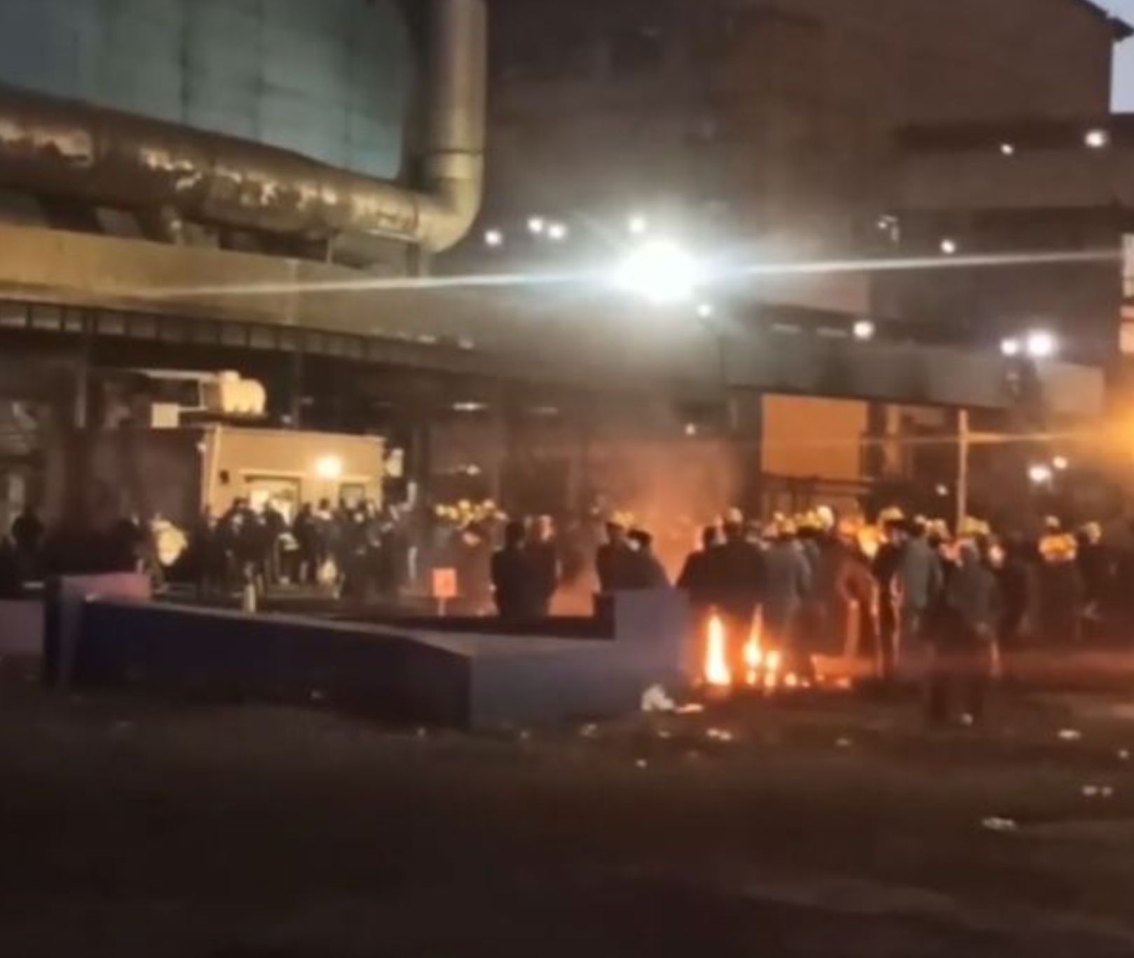 Iran Experiencing New Strikes, Protests As Rial Keeps Falling  