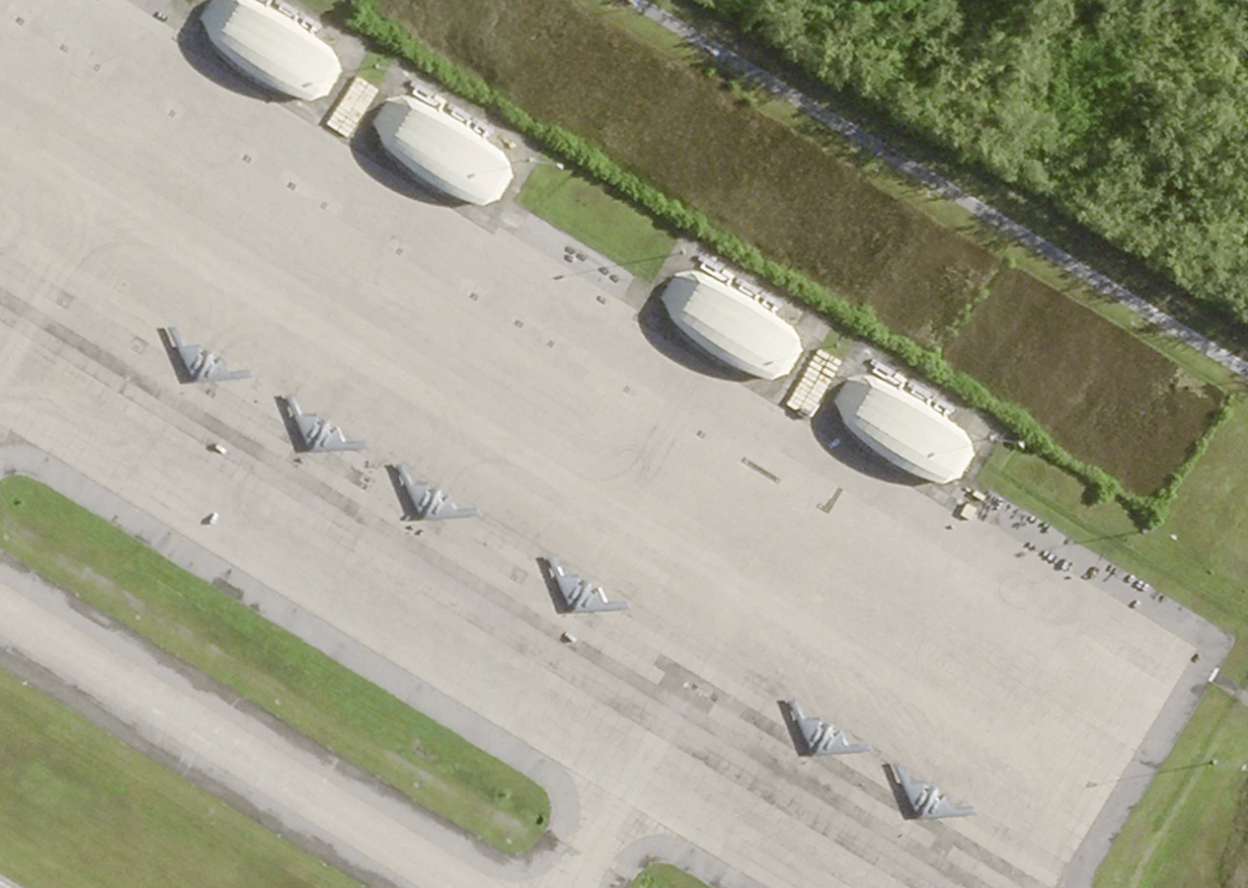 گزارش ای‌بی‌سی نیوز: استقرار بمب‌افکن‌ها «بی-۲» حاکی از نیت تهاجمی بی‌سابقه آمریکا است