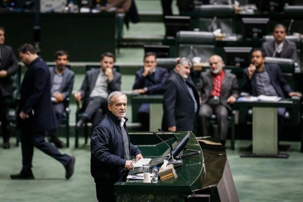 Iran lawmakers reject draft budget, flag revenue risks and inflation fears