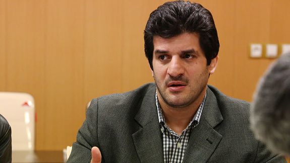 قهرمان سابق کشتی جهان: چه بلایی سر ایران آوردهاید که ممنوعالخروجی تنبیه است؟