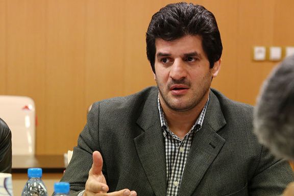 کنایه خادم: هر تار موی بیرون از مقنعه را ثبت میکنند، اما سرنخ از مسمومیت دختران ندارند