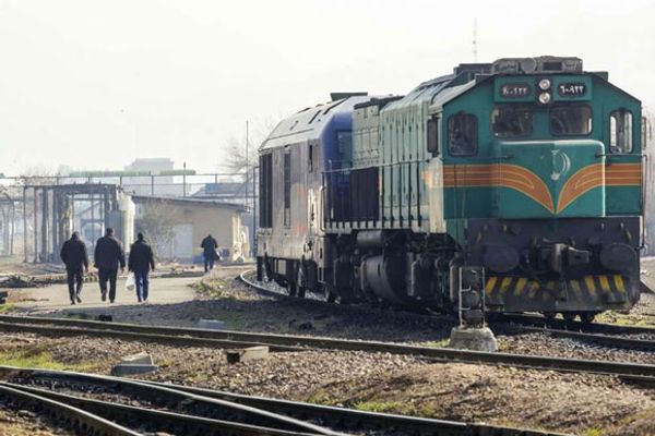 وسط تفاقم الأزمة الاقتصادية.. زيادة أسعار تذاكر القطارات في إيران بنسبة 30 %