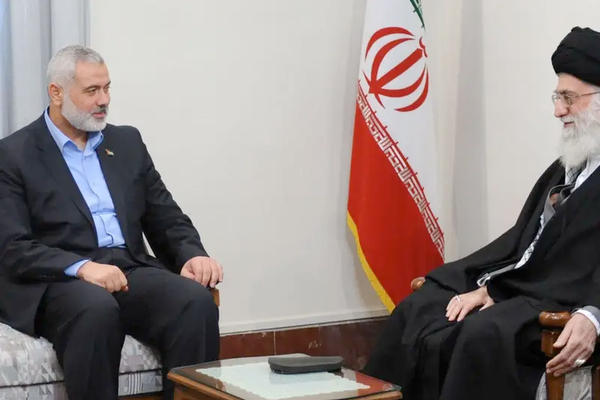 حصري لـ"إيران إنترناشيونال": تفاصيل أخرى حول لقاء خامنئي وهنية في طهران