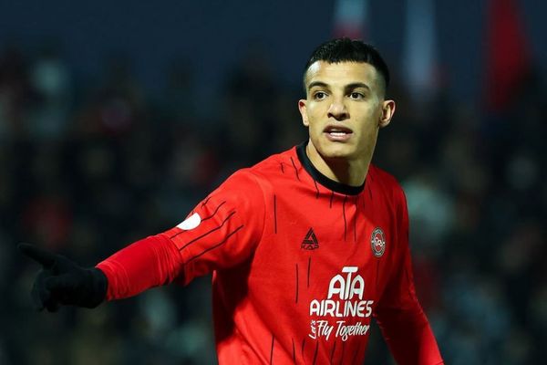 اعتراض تراکتور به داوری لیگ؛ چرا VAR به بقیه تیمها کمک میکند، برای تراکتور خاموش میشود؟