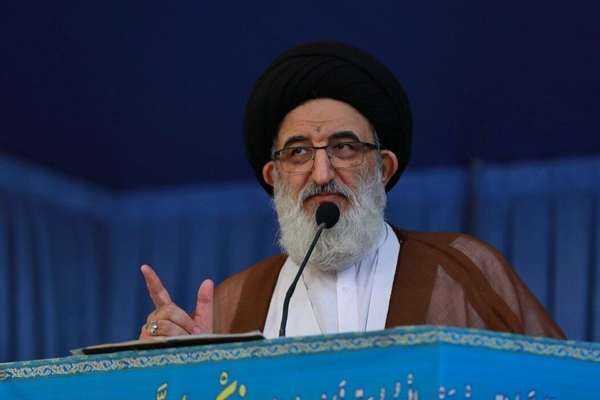 نماینده خامنهای در البرز: در مبارزه با اسرائیل کوتاه نمیآییم