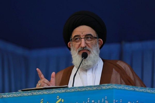 نماینده خامنهای در البرز: در مبارزه با اسرائیل کوتاه نمیآییم