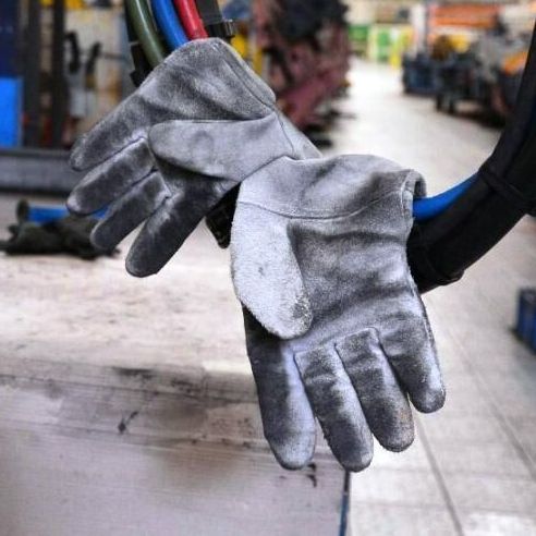 خبرگزاری ایلنا: سه کارگر کارخانه فولاد البرز بر اثر گازگرفتگی جان باختند