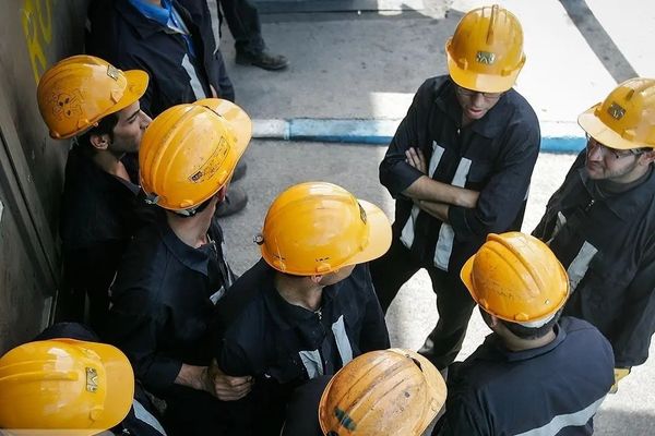 لإنهاء "الأوضاع المأساوية السائدة".. دعوات عمالية إلى إضرابات واحتجاجات عامة في إيران