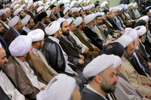مدیر حوزه علمیه امام رضا در گناباد: عدهای آمدند و با چوب و چماق به جان طلبهها افتادند