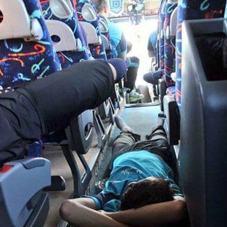 واکنشها به اتوبوسخوابی؛ جدید نیست اما پیگیری میکنیم