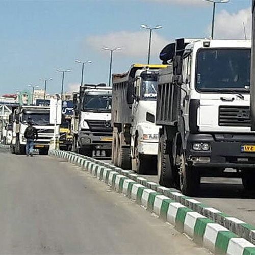 ۱۸۹ تشکل و فعال در جنبش زن، زندگی، آزادی: گسترش اعتصابها در دیگر بخشهای جامعه ضروری است