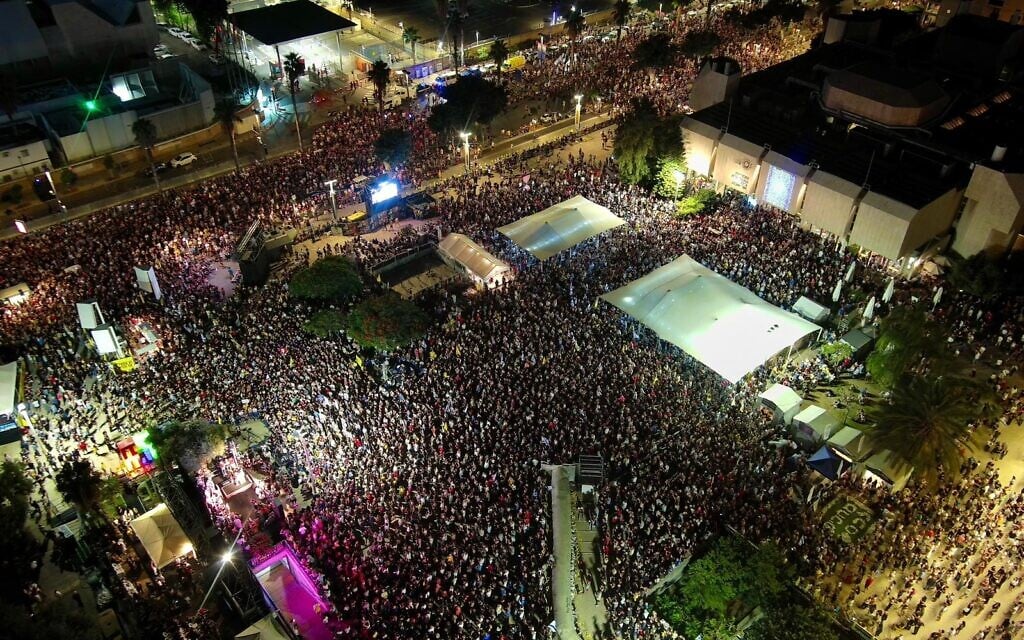 هزاران نفر در تل‌آویو علیه طرح نتانیاهو برای تصرف غزه تظاهرات کردند