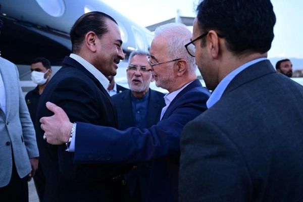 تحركات جديدة في مفاوضات إيران وأميركا مع زيارة قائد الجيش الباكستاني ووفد قطري إلى طهران