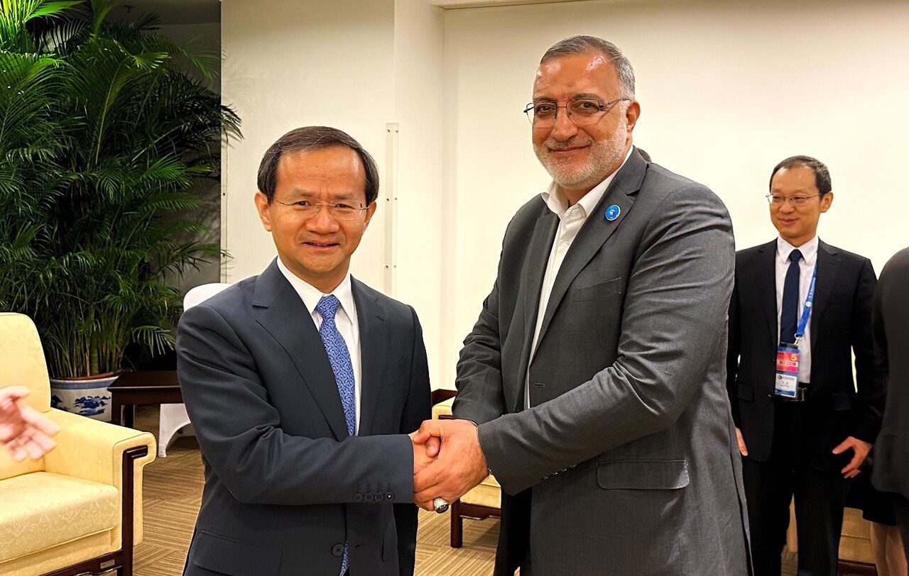 شهردار تهران و ۵۲ مدیر او ۱۲۰ روز در چین چه می‌کردند؟ 