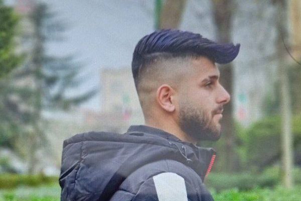 پیکر مانی استوار را به دلیل ناتوانی خانواده در پرداخت پول یک ماه گروگان گرفتند